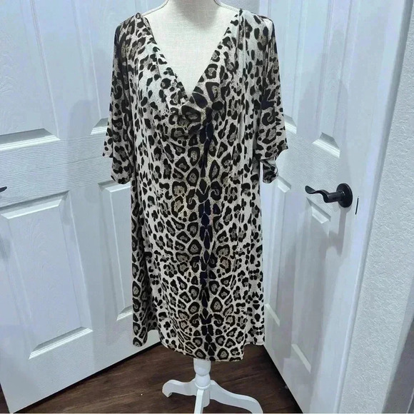 Lane Bryant Dresses & Skirts - Lane Bryant Leopard Print , Cowl neck, stretch, shoulder splits dress ❤️